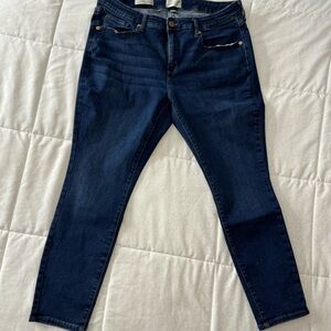 Universal Thread Goods Co Mid-Rise Curvy Skinny Jeans 16/33S